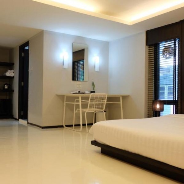 Deluxe Corner room